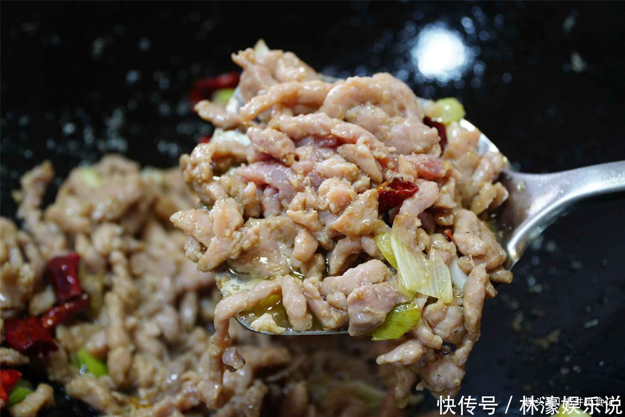 韭菜|6月,别吃老蒜苔了,这菜比蒜苔嫩,比韭菜香,生津开胃,鲜香!