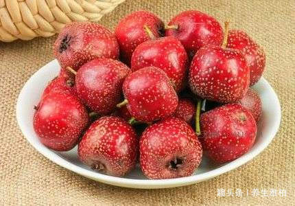 女性过40以后,化妆品少用,多吃此种天然碱性物,皮肤又白又嫩