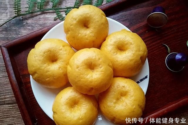 入秋蒸包子，我迷上这馅料，无需加糖自带香甜，比豆沙包好吃