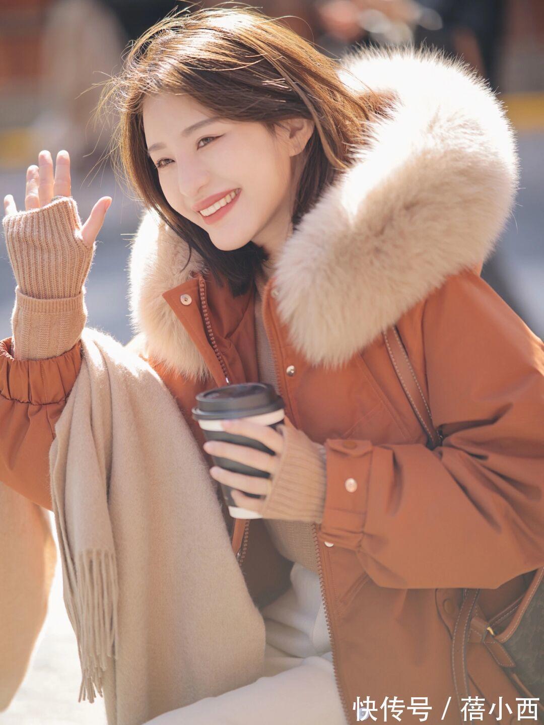 半身裙 今年羽绒服“穿长不穿短”,搭配思路给你总结好了,照穿就很时髦