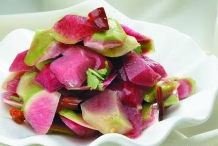 李子|女人想要保持年轻,秋老虎来了多吃3种食物,排毒养颜,美容养生