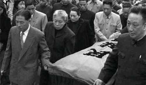 涉及|鲁迅病逝前,留下7条遗嘱,子孙中人才辈出,但从不涉及这2个职业