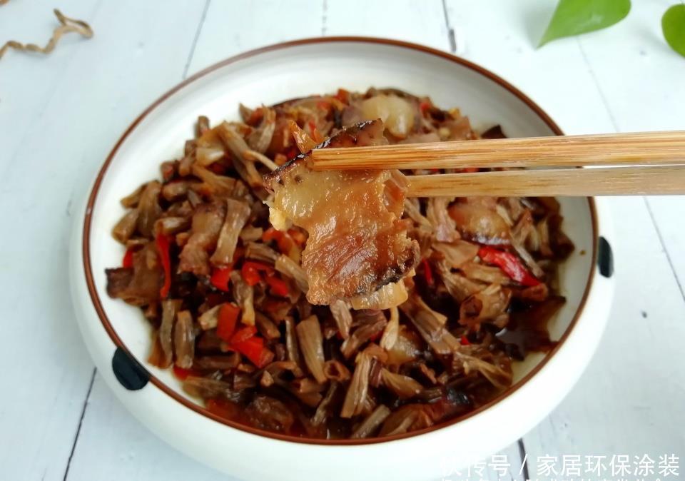 香菜|此菜我家每年晒20斤，和腊肉是绝配，肉香菜鲜口感好，家人都爱吃