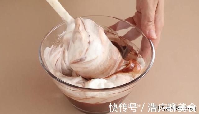 可可杯子蛋糕的做法，不裂不塌，注意这几点，小白也一次成功