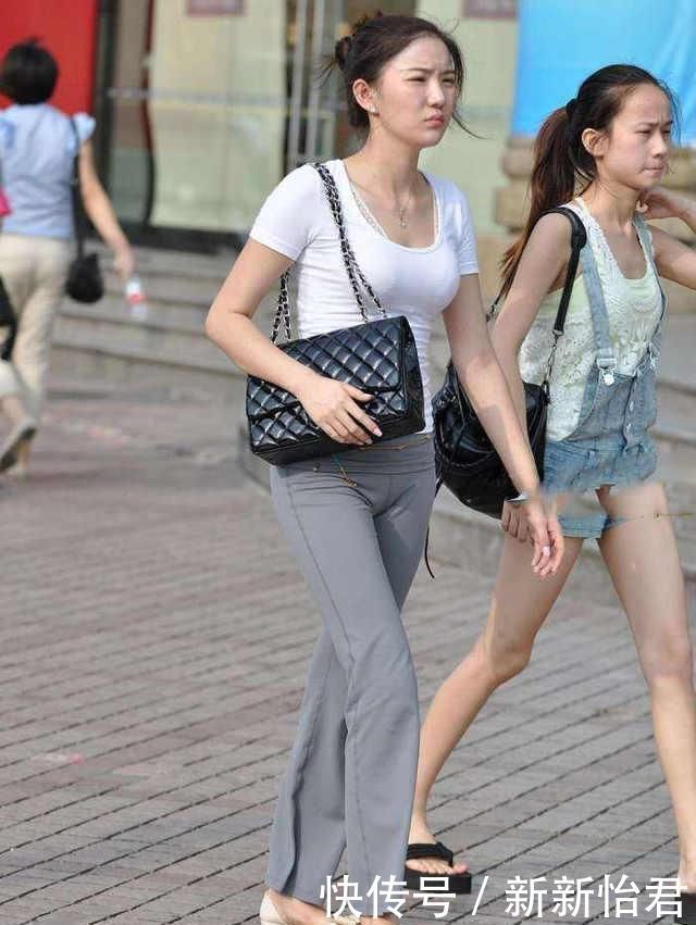 展示|街拍性感可爱紧身打底裤女人,走在街上回头率十足的美女