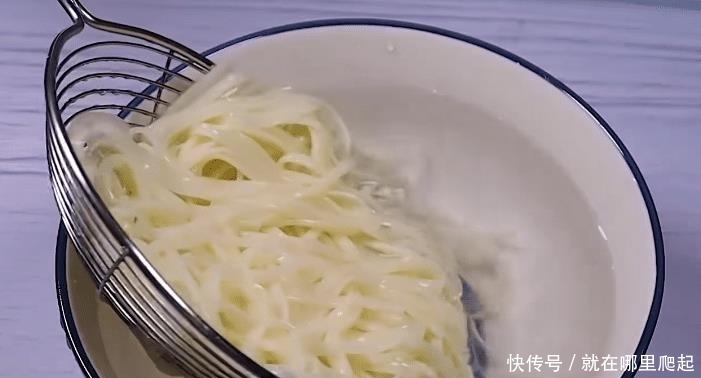  不错|简单好吃的儿童鲜蔬烩面，软烂鲜香，营养美味，不错的育儿美食