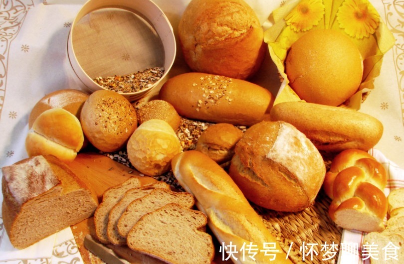 维生素b|买面包时,内行人都会避开这3种,没营养,店铺老板从不吃!