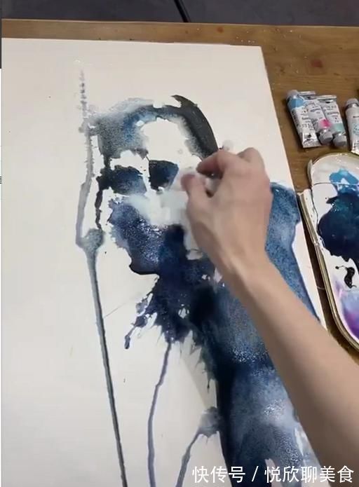 华晨宇&美术生用水画华晨宇,开局被粉丝吐槽,结尾多少钱都想收藏