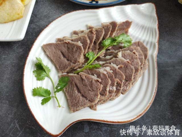 早起|晒晒一家三口的早餐,简单家常,有荤有素,早起30分钟就能搞定