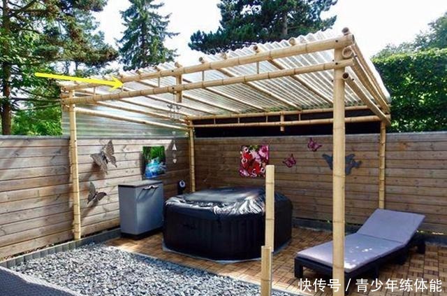 小院搭个漂亮的廊架,根本用不着钢管,砍几根竹子结实耐用十多年!