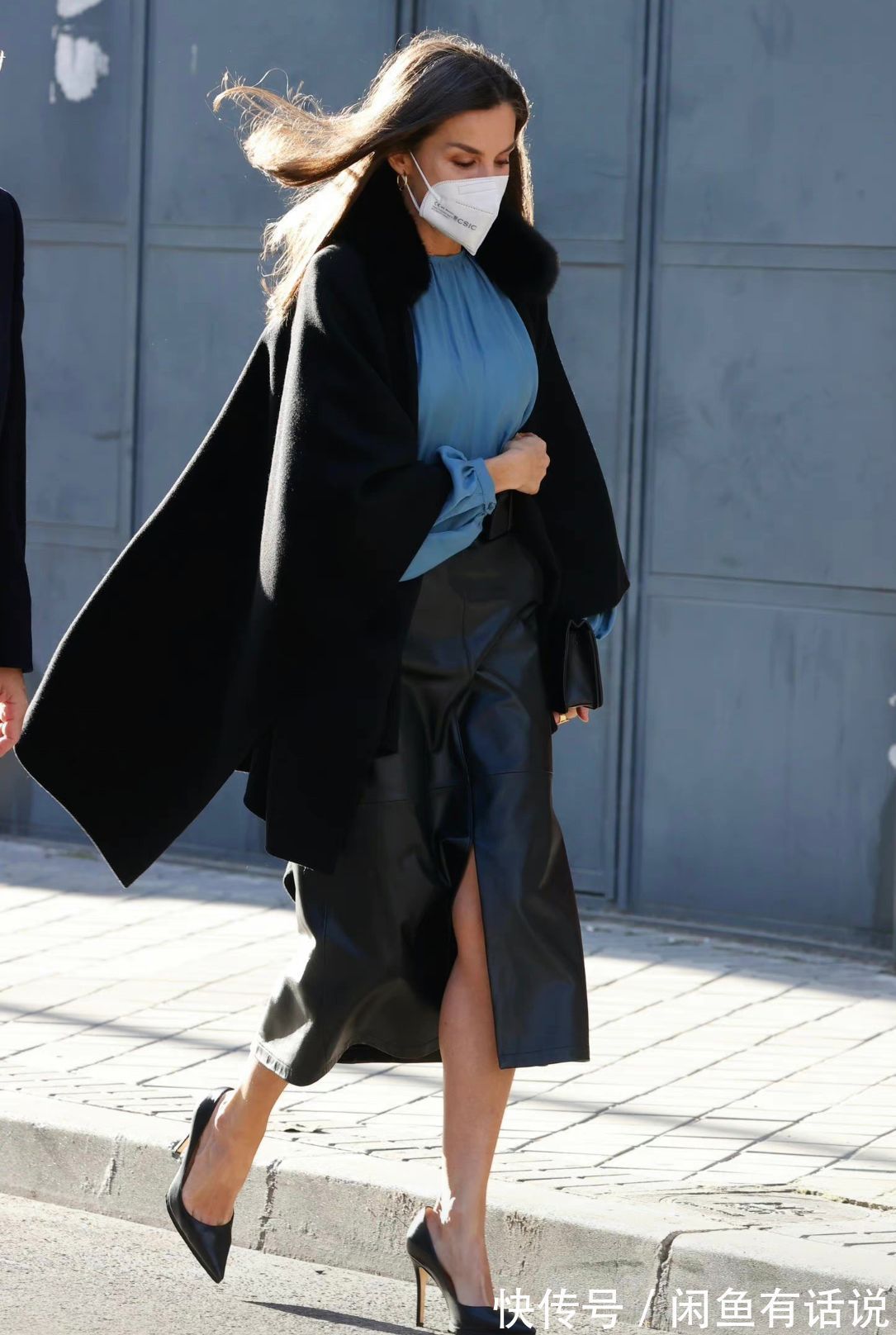 皮裙 西班牙王后瘦到不足90斤，和120斤梅根同穿皮裙，看完不想减肥了