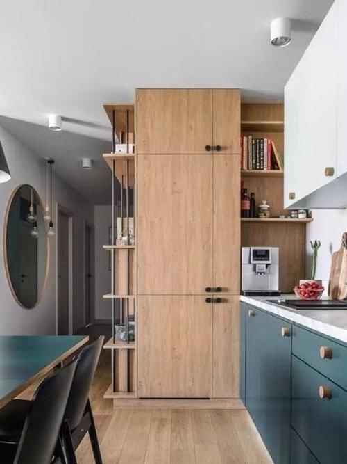 墨绿|66㎡两居，以储物柜做隔断，以墨绿和原木配色，实用的文艺范儿