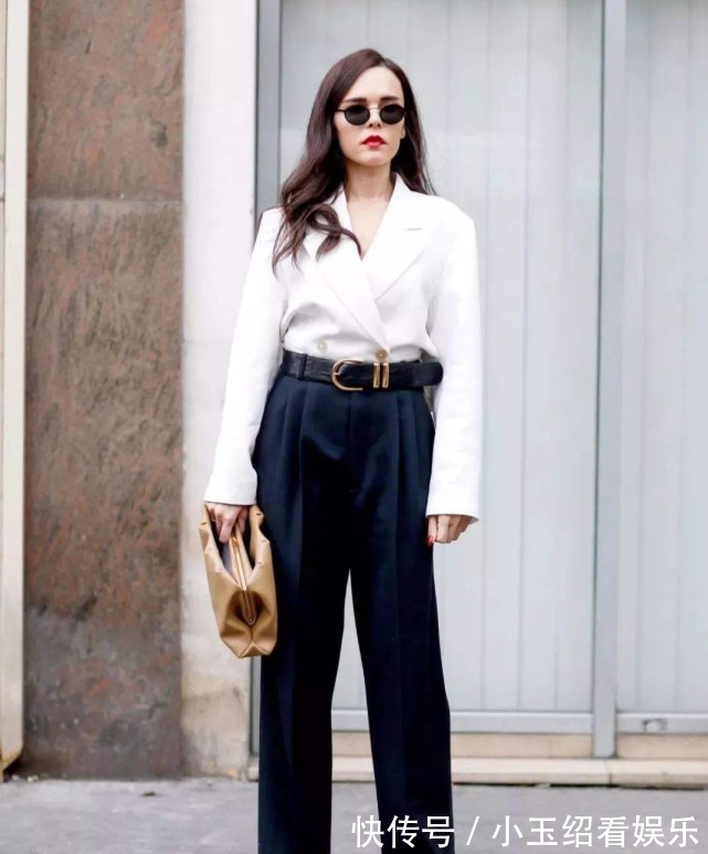 基础款|今秋流行“衬衫+阔腿裤”,个个中年女明星都上头了!