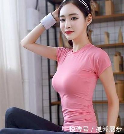 身姿|街拍俏丽多姿的打底裤美女,身姿优雅,彰显仙女般的魅力