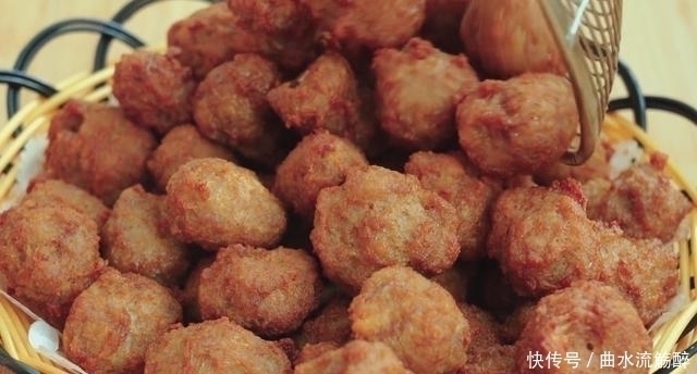酥脆|炸肉丸有人放面粉，有人放淀粉，这才是正确做法，外酥里嫩超级香