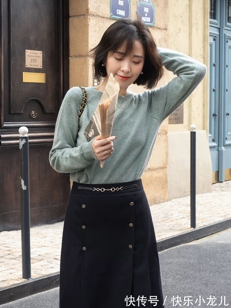半身裙 今年流行针织衫搭配半身裙,日常简约又保暖,当成内搭也洋气