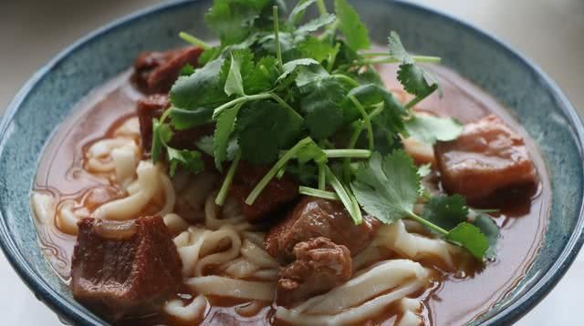 牛肉面再也不用出去买了,在家做经济实惠,好吃无添加,营养健康