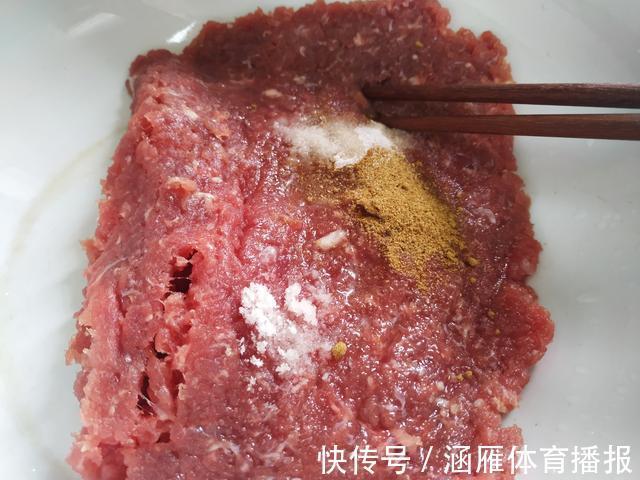 技巧|饺子好吃有诀窍，60岁饺子馆老板教你调馅技巧，饺子不好吃才怪
