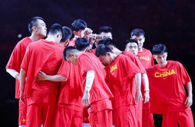 中国男篮|正式确定!杜锋放弃韩德君,被王哲林取代,周琦意外留在12人名单