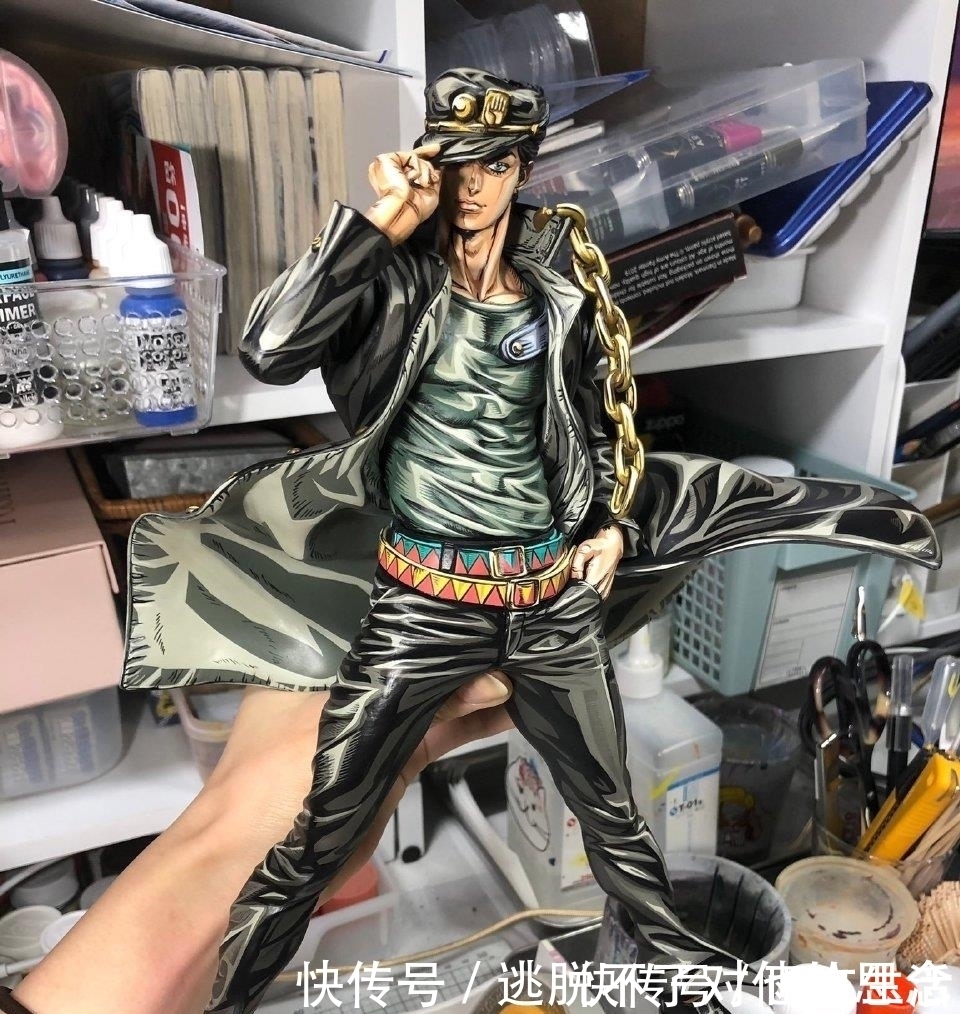 jojo|网友二次改造手办，按个人喜好给手办做涂装，立体手办像纸片