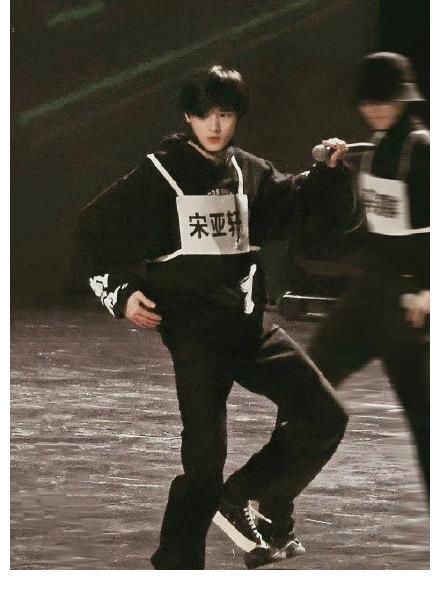 时代少年团TMEA舞台彩排饭拍照出炉，认真对待舞台的他们会发光！