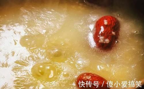 黏稠|粥铺老板：熬小米粥时，记住关键3点，轻松熬出米油，太好喝了