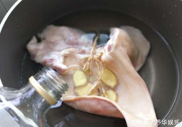 小葱|继猪蹄后,中国又一下酒菜席卷国外,网友看着很脏,吃着贼香