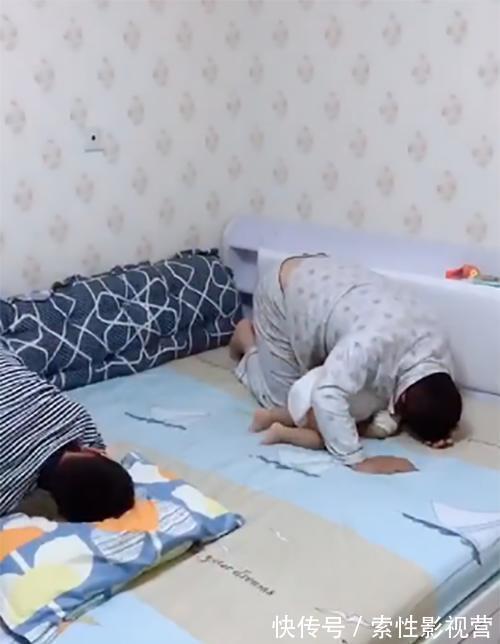 母老虎|父子三人集体被罚跪,小宝是亮点,网友:三个男人敌不过一个女子