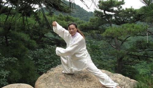 养骨食物中的“冠军”,并非牛奶,50岁后要多吃,骨质轻易不疏松