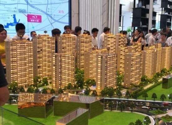 实行|没等来房产税,专家再提议实行免征面积,超过或将交税上万元