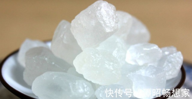 买冰糖时,黄色的好还是白色的好区别太大,不懂行的人经常买错