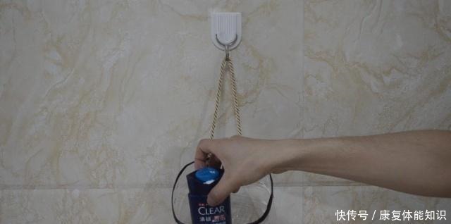 妙用|空油桶上穿2根绳子,太聪明了,解决了困扰大家的一大难题,真棒!