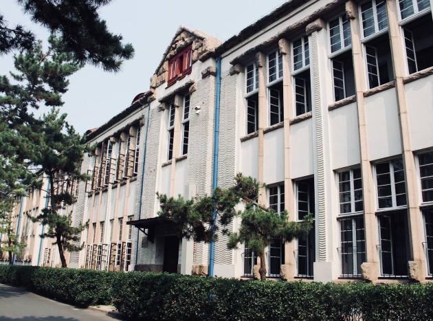 中国最美的大学，其中一座在青岛，景色不输清华北大