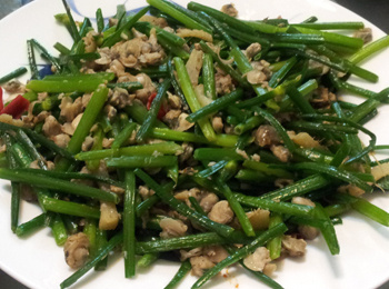 湿气|韭菜和此物一起煮,湿气没了,脂肪不见了,皮肤更加细腻