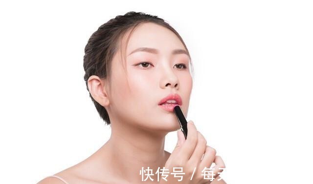 嘴唇 口红应该怎么选手把手教你选出真爱口红!