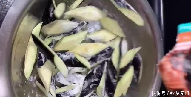 家宴|中秋家宴不知道做什么?试试家常风味茄子,外酥里嫩汁浓味美