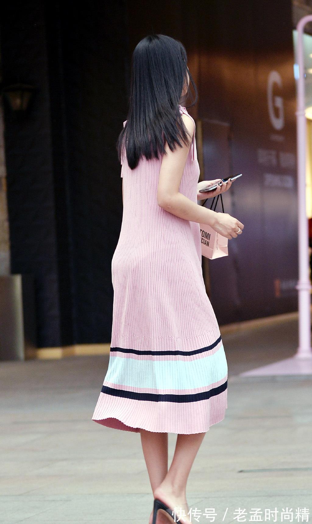 小姐姐|简约减龄的针织长裙,清凉舒适,青春靓丽的女生值得一试