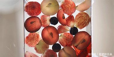 酸酸甜甜|超高颜值玫瑰西瓜蛋糕,酸酸甜甜还有酒香,还有果冻的口感~