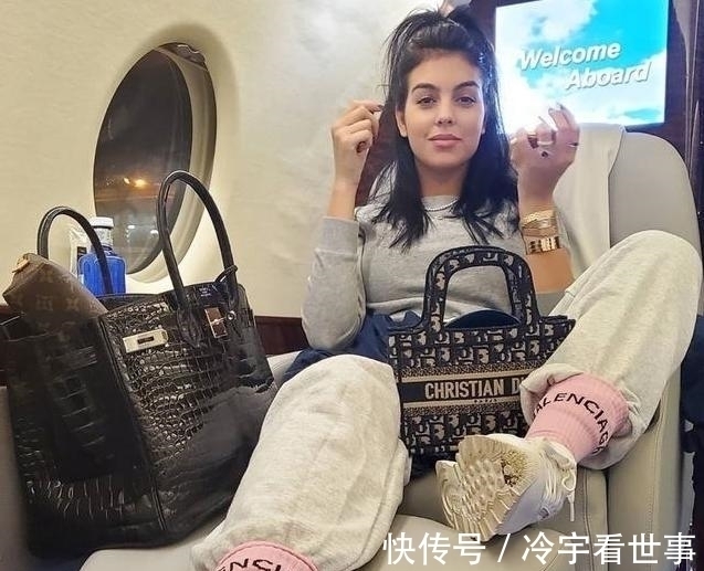 c罗|C罗女友实现阶级的跨越,近照让人羡慕,坐私人飞机配三个奢侈包