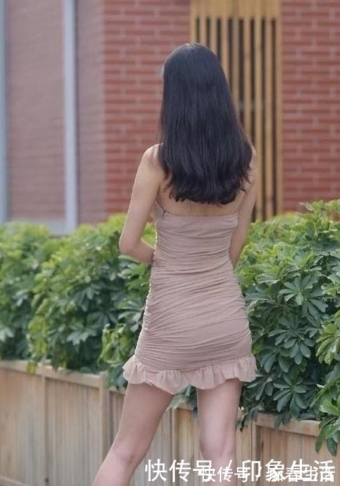 少女 过目不忘的连衣裙少女让人一见倾心