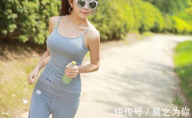 女人味 楚楚动人的打底裤优雅美女,网友:穿出妙曼好身材!