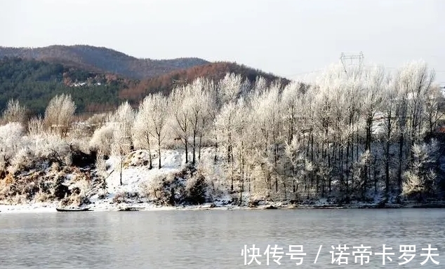 妙莲@张问陶雪中渡江，抒写了一首七律，妙笔生花，充满了愉悦之情