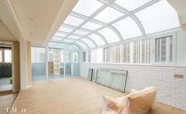 业主|花5000块把阳台改成弧形窗,这下顶楼多个阳光房,楼下业主干瞪眼