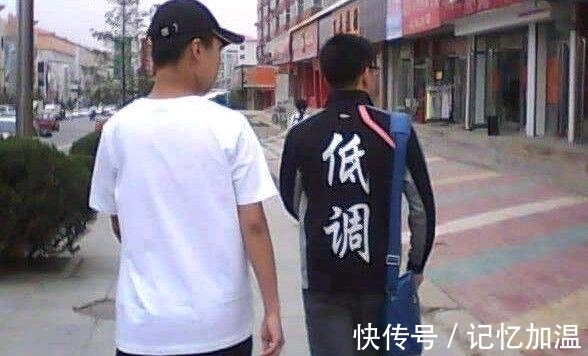 |趣味图片幽默段子:这位大姐看起来不好惹,应该是个暴脾气,哈哈