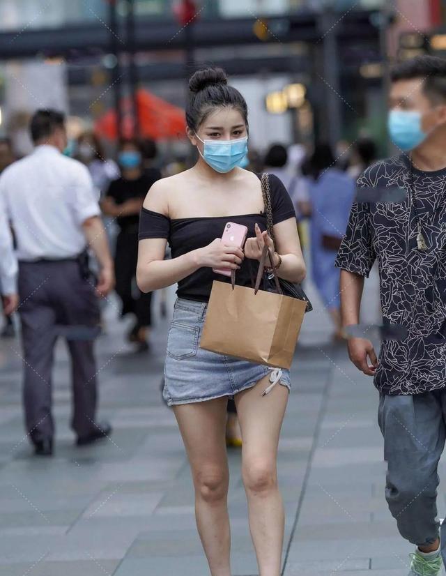 短裤|浓妆艳抹不是时尚，而是搭配最简单的短裤，同样的时髦也很漂亮