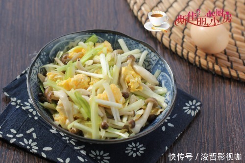 翻炒均匀|它是“清肠草”,鸡蛋和它是一对,肚腩平了腰也细了