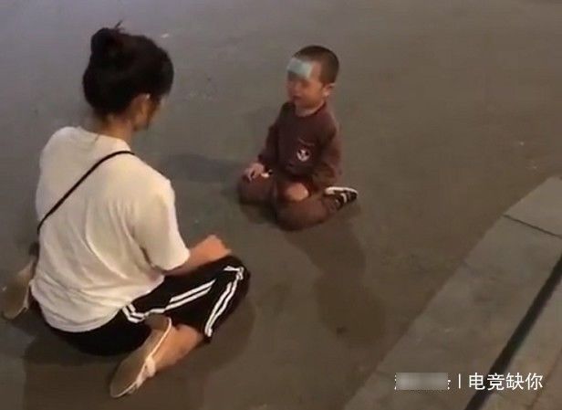 家长|“耍赖宝妈”专治宝宝生气撒娇火了,宝宝:这届家长真不好带!