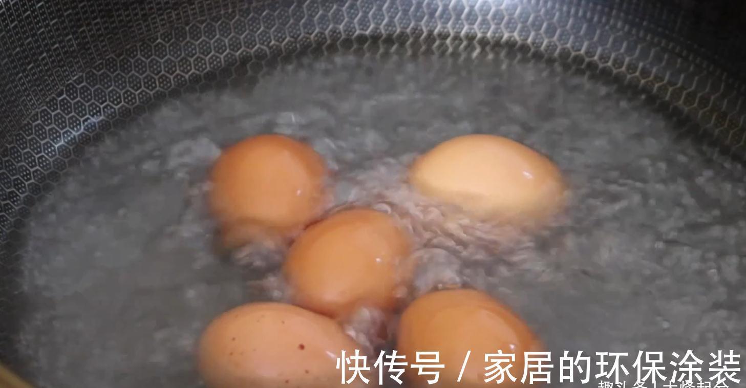 常吃鸡蛋的看看,很多人吃错了,教你一招营养实用