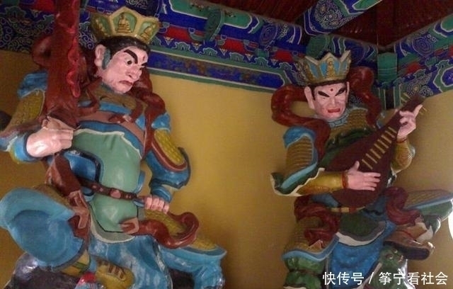 菩萨|为什么进入佛教寺庙大门,一般首先看到的都是弥勒佛和四大天王