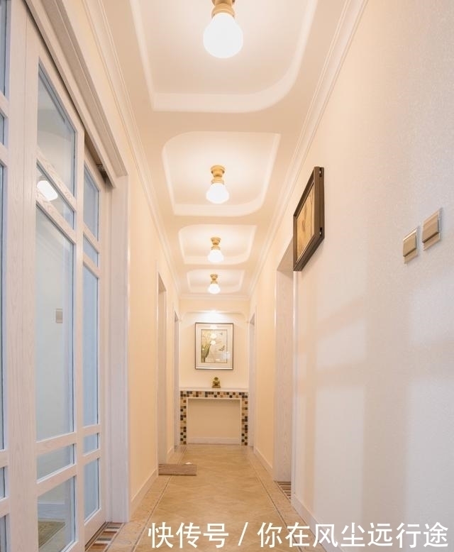 墙面|别把家里走廊过道浪费了,这样设计衣柜、书房都有了,漂亮还实用